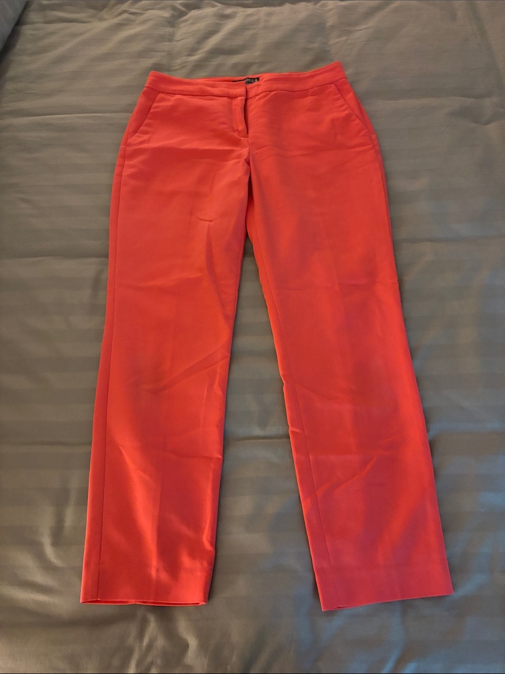 Express Women's Cropped Straight-Leg Pants in Coral